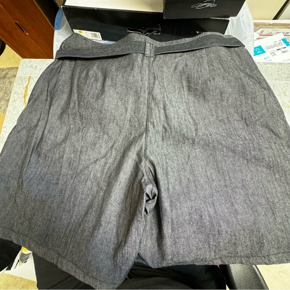 Sandro Women’s Shorts (Size 14W) - Picture 2 of 3